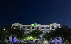 Holiday Inn Express And Suites Fort Lauderdale Airport West