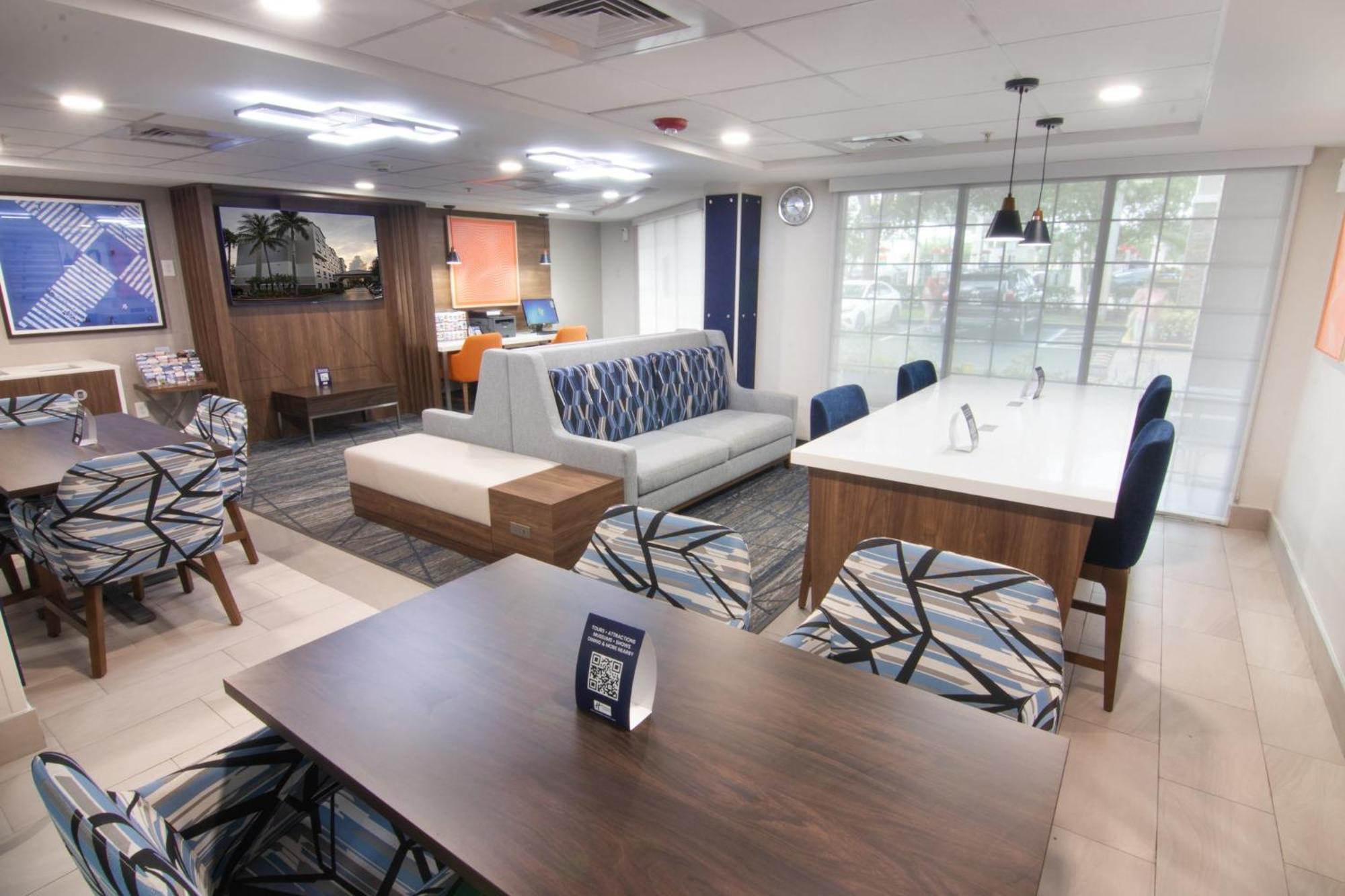 Holiday Inn Express And Suites Fort Lauderdale Airport West By Ihg Davie Exterior photo