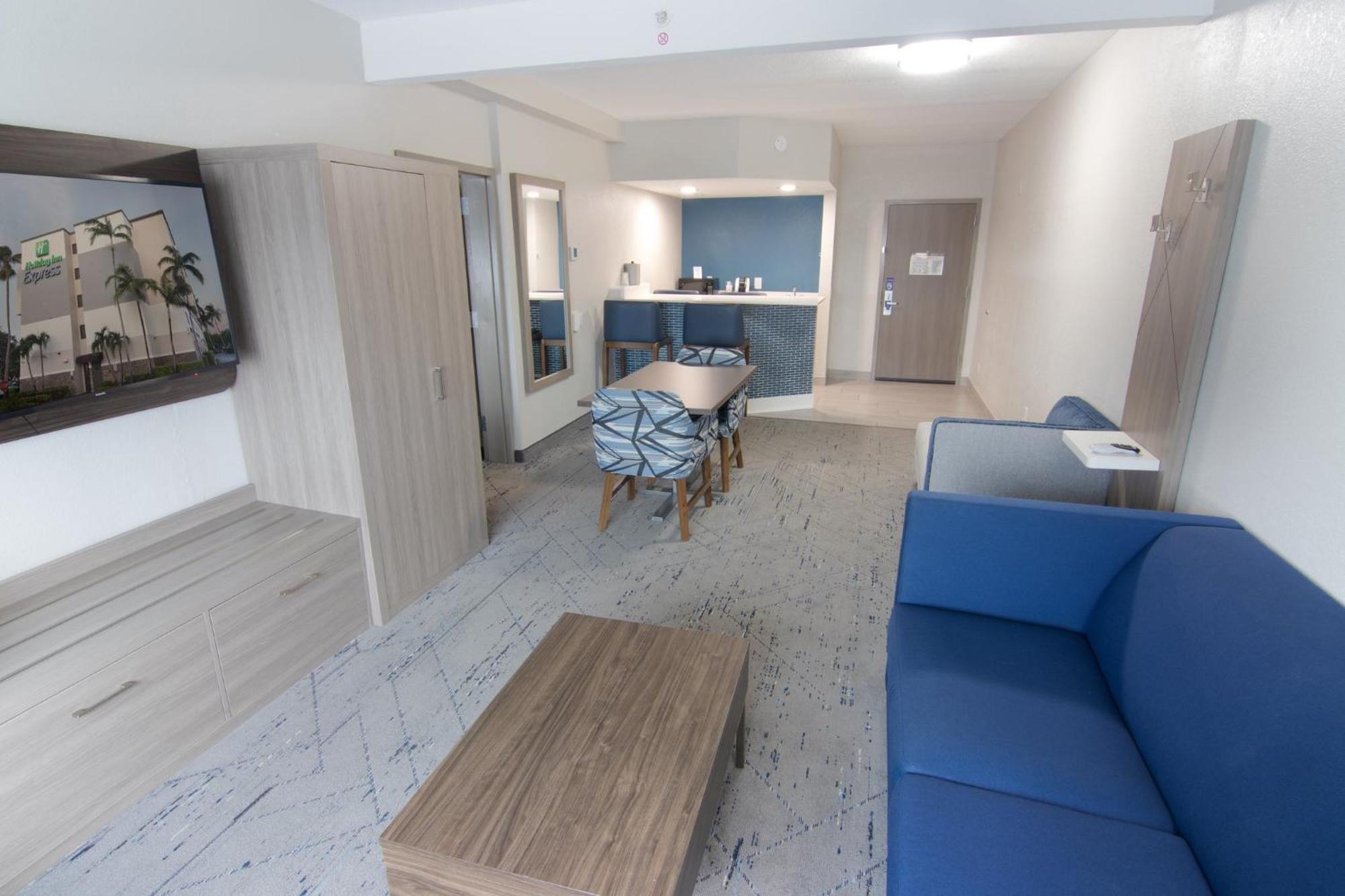 Holiday Inn Express And Suites Fort Lauderdale Airport West By Ihg Davie Exterior photo